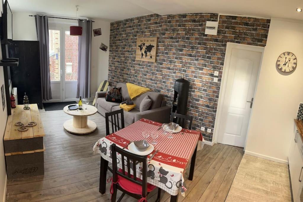 Chez Rose Apartment Ault Bagian luar foto