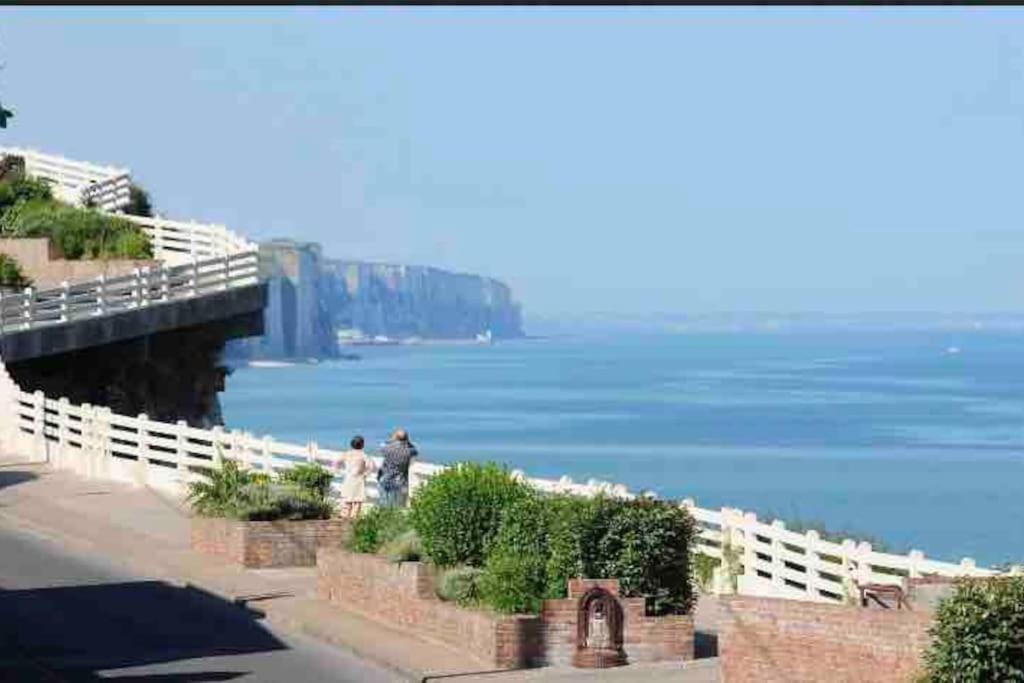 Chez Rose Apartment Ault Bagian luar foto